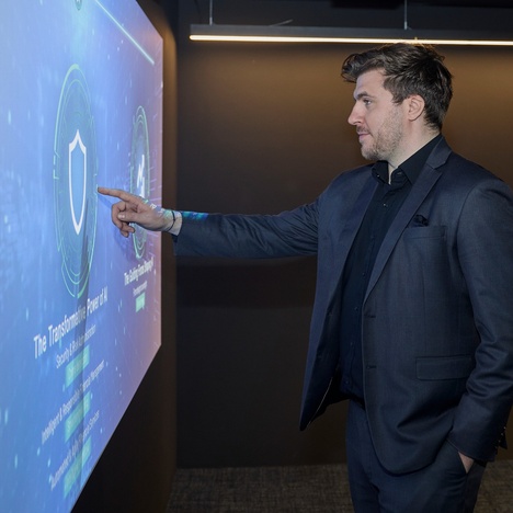 468x468_presenter_screen